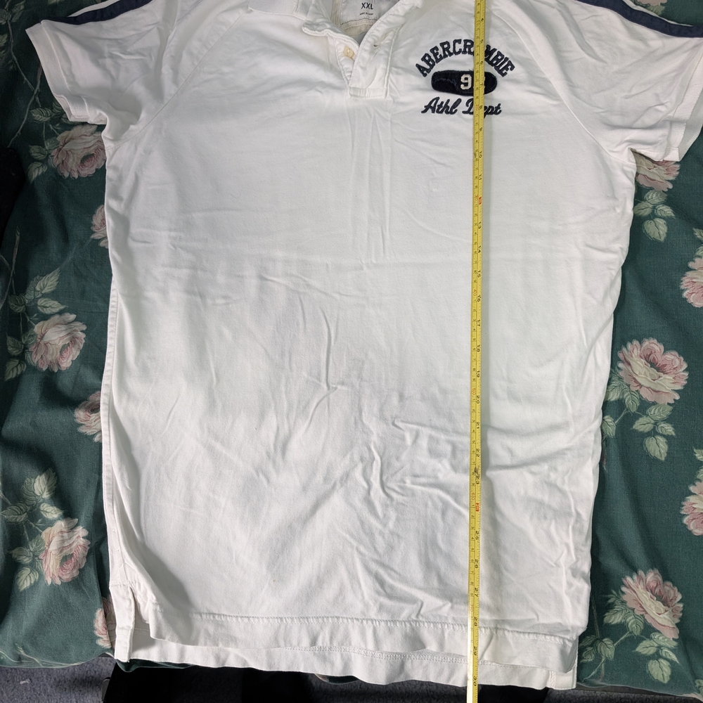 Abercrombie & Fitch White Polo Classic Design